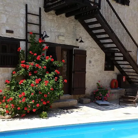 Leonidas Village Goudhi