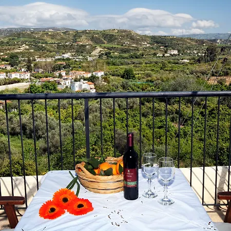 Country house Leonidas Village Goudhi