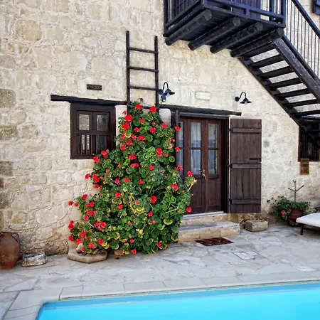 Leonidas Village Goudhi