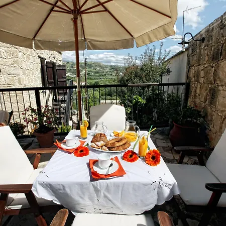 Casă la țară Leonidas Village Goudhi