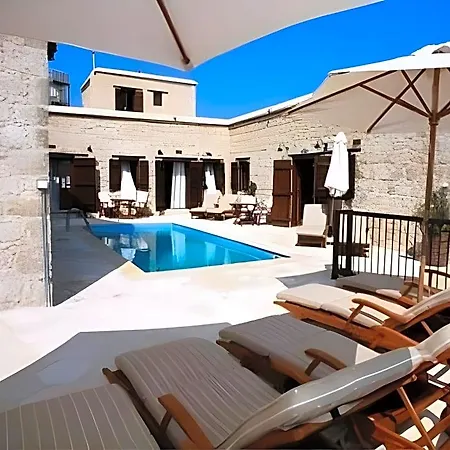 Leonidas Village Goudhi