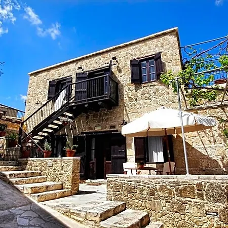 Leonidas Village