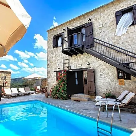 Country house Leonidas Village Goudhi