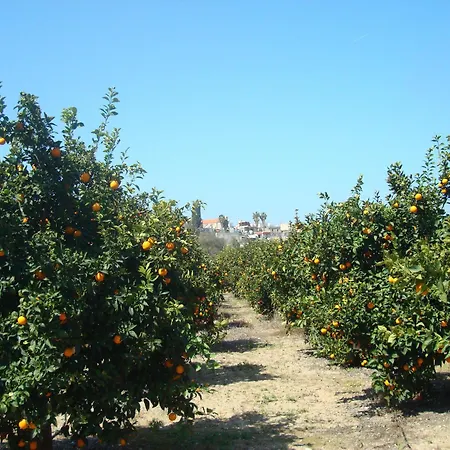 Country house Leonidas Village Goudhi