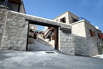 Leonidas Village Landsted Goudhi
