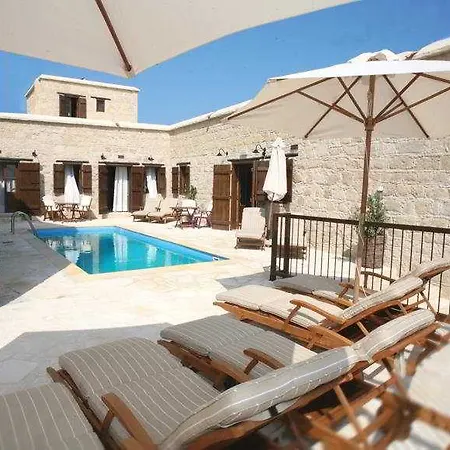 Leonidas Village *