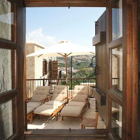 Leonidas Village Kır Evi *