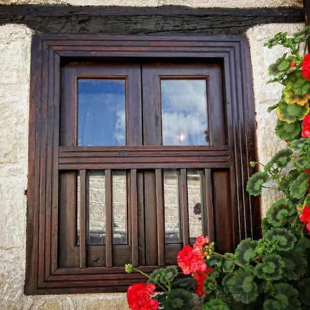 Leonidas Village *