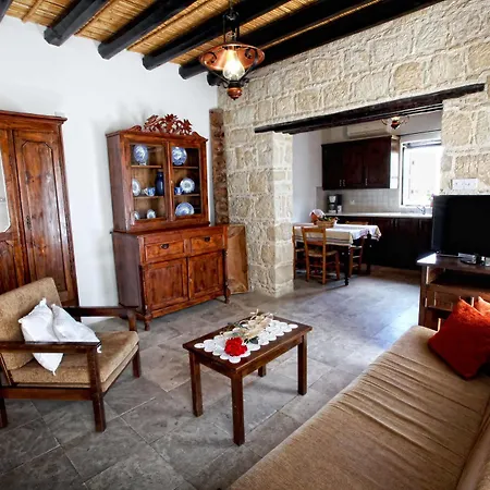 Leonidas Village Country house