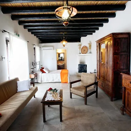 Country house Leonidas Village Goudhi