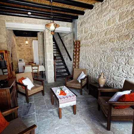 Kır Evi Leonidas Village
