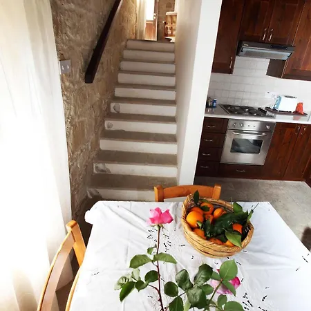 Kır Evi Leonidas Village
