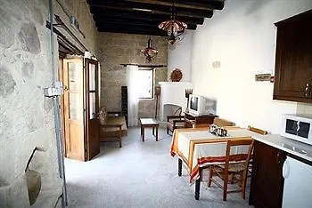 Venkovský dům Leonidas Village *