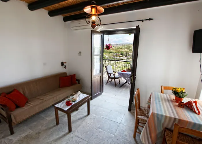 Leonidas Village Gudí