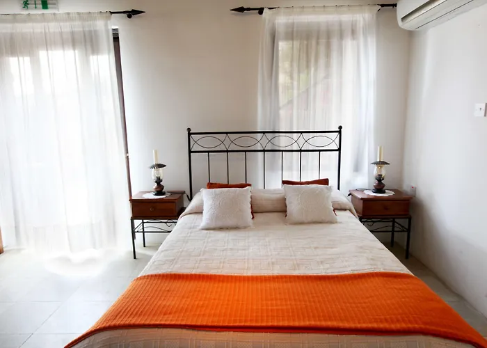 Hétvégi ház Leonidas Village *