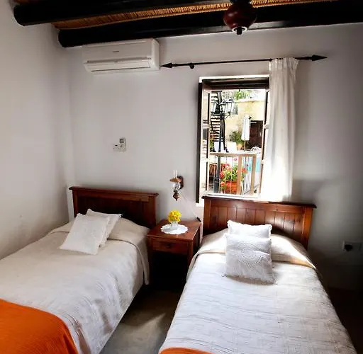 Leonidas Village Kır Evi Goudhi