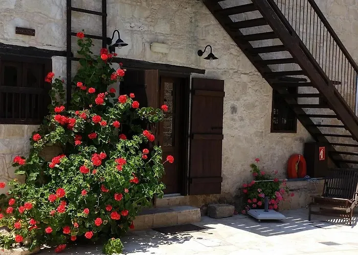 Leonidas Village Goudhi
