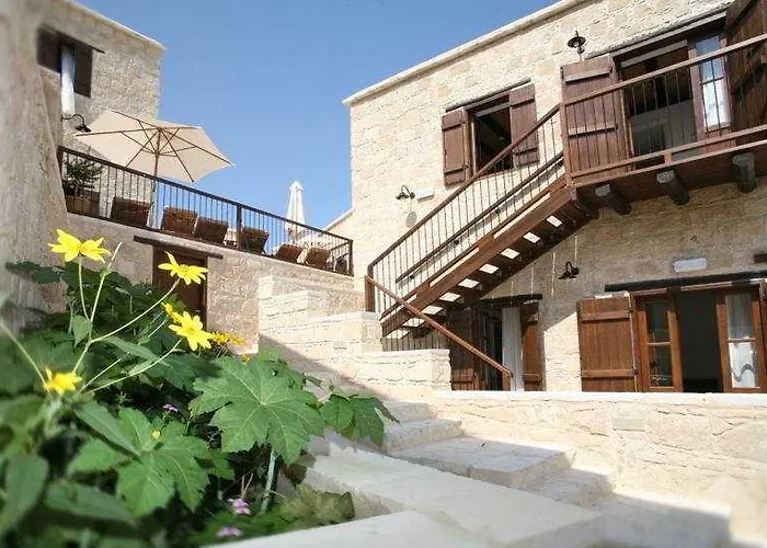 Leonidas Village Kır Evi