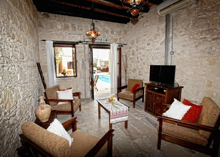 Leonidas Village Kır Evi Goudhi